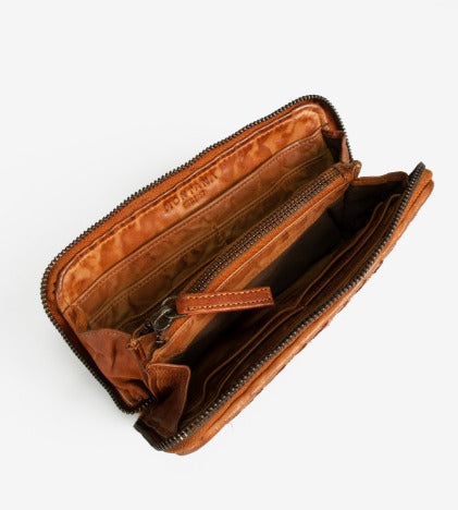 Montana - Selina Veski Cognac