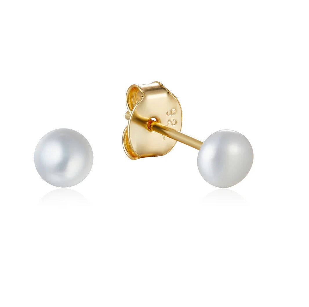 Vera Design Pearl Stud Eyrnalokkar