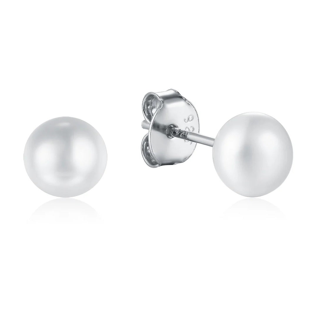 Vera Design Pearl Stud Eyrnalokkar